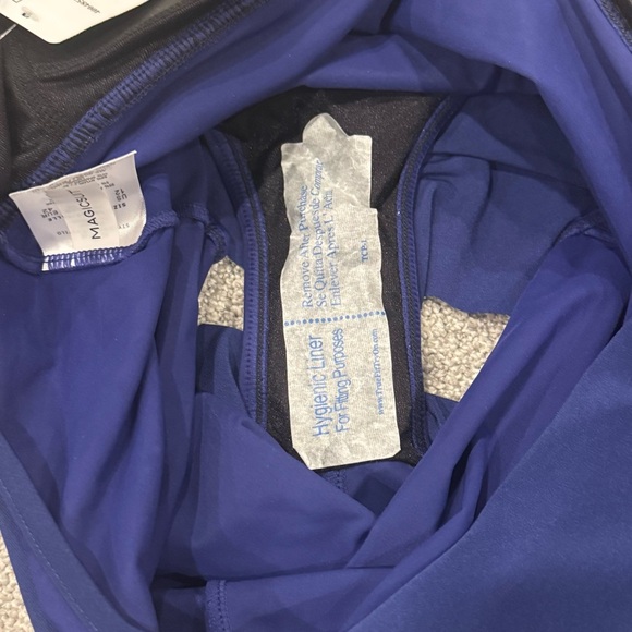 NWT Magicsuit Bianca One-Piece Navy Blue Size 12 Large - Picture 4 of 9